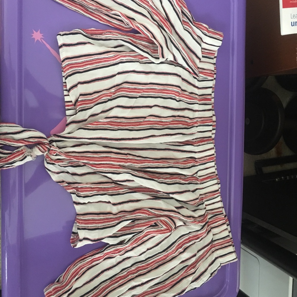 Stripped crop tee with bowtie